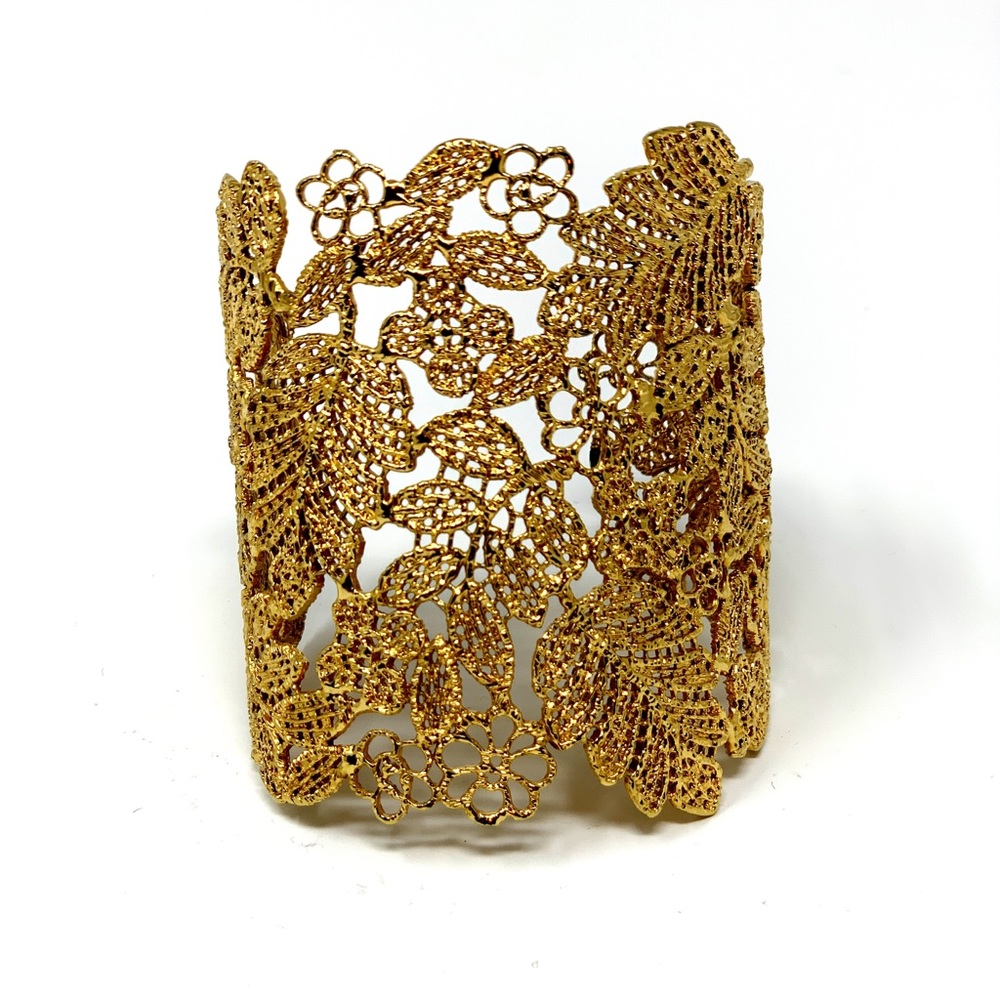 Lacey Cuff